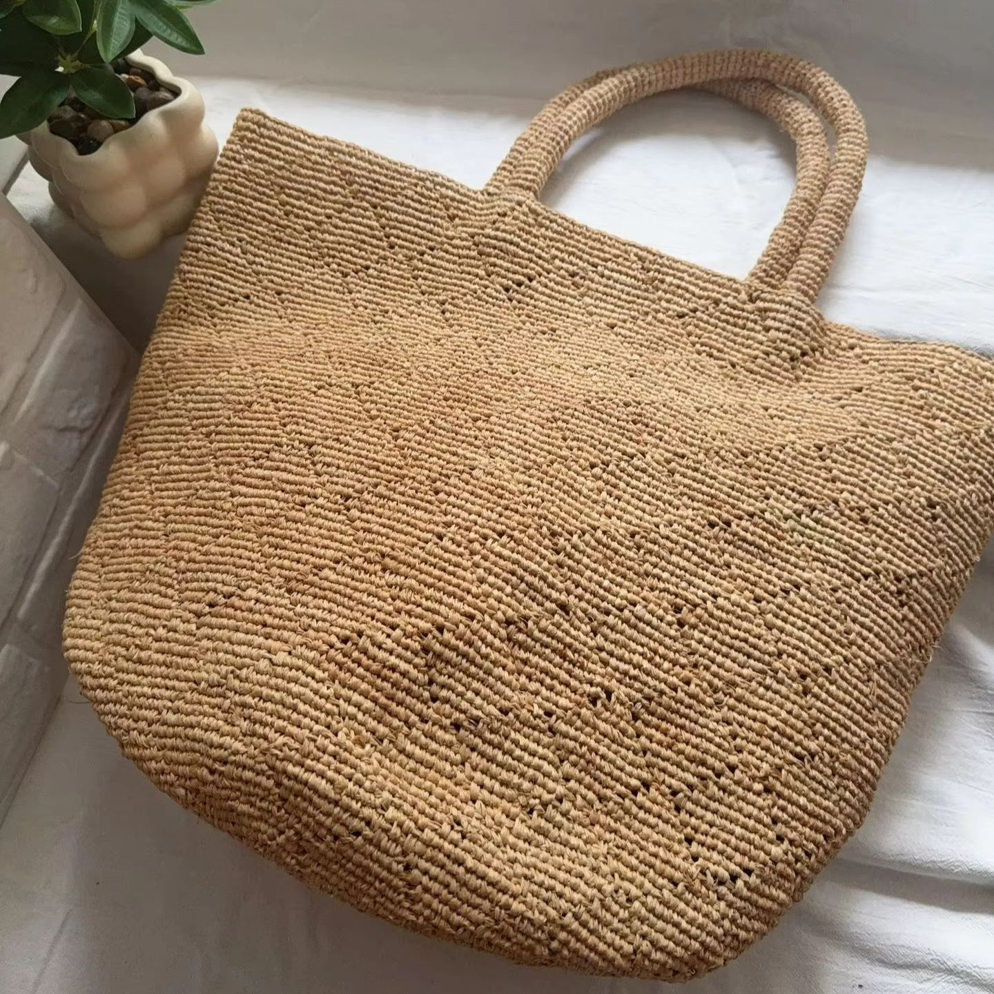 Crochet Bag Raffia - กระเป๋าถือสานทรงสี่เหลี่ยมแบบเรียบง่ายสำหรับผู้หญิง สายสะพายเดี่ยว ทำด้วยมือ ถักโครเชต์ เหมาะสำหรับไปทะเล