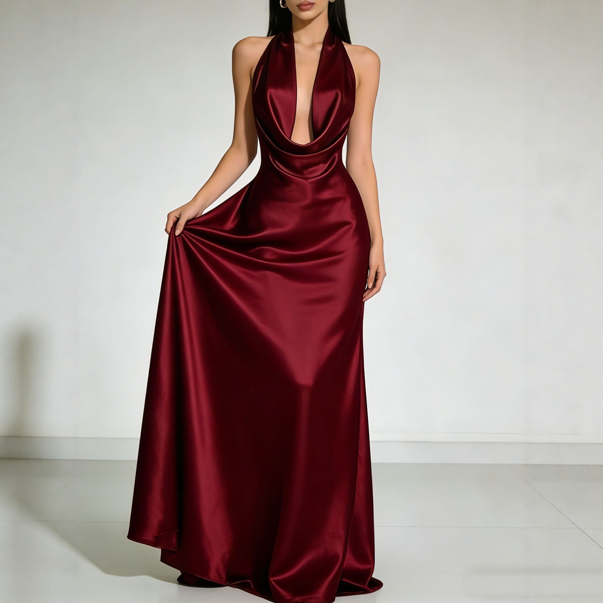 Maxi Dress Halter - ชุดเดรสงานเลี้ยงสุดหรู 2026 ชุดเดรสสำหรับแขกงานแต่งงาน ผ้าซาติน เปิดหลัง คอลึกแบบวี