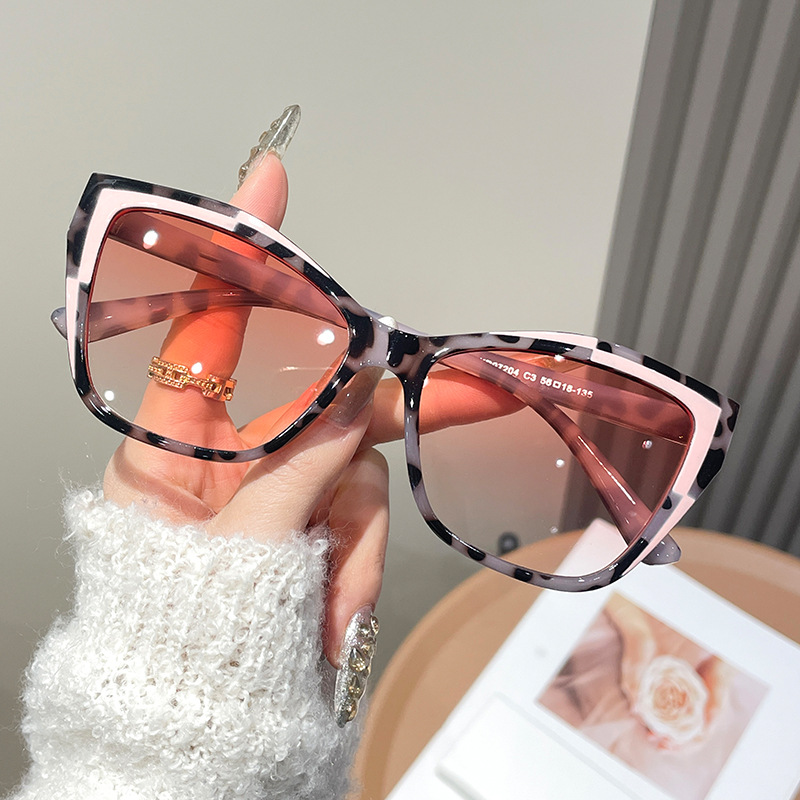 Sunglasses Cat Eye - กรอบแว่นตาแฟชั่นทรงแคทอายสีสันตัดกันสำหรับผู้หญิง ทันสมัย เข้าได้กับทุกชุด แว่นกันแดดเสริมบุคลิก