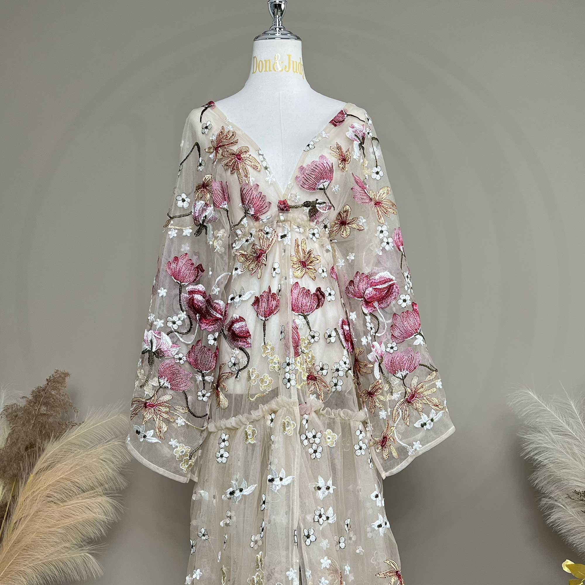 ชุดคลุมสไตล์กิโมโนปักลายดอกไม้ - Kimono Sheer Floral บทวิจารณ์และราคา