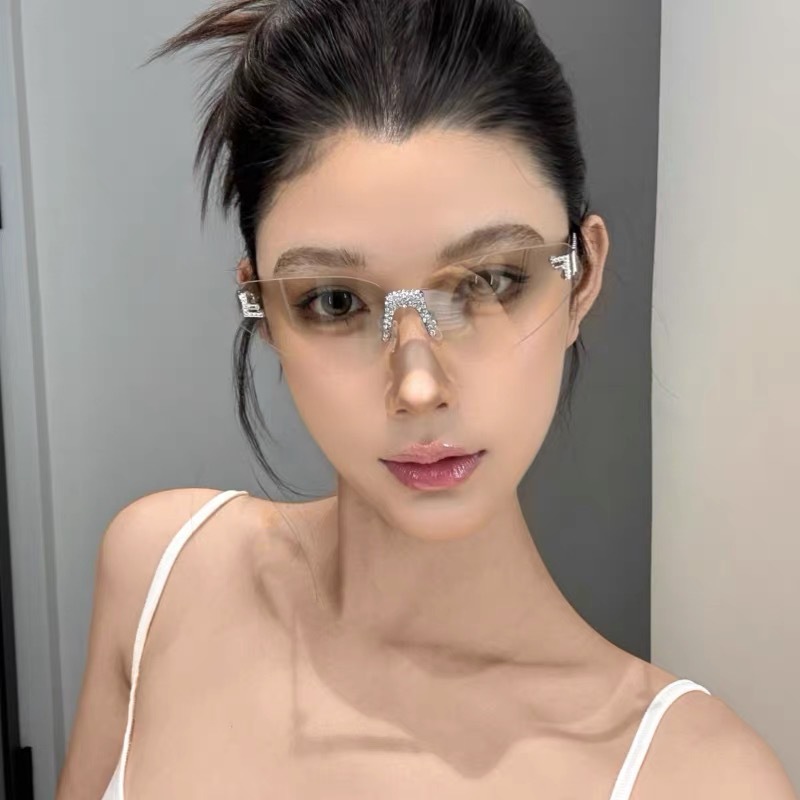 แว่นกันแดดทรงแคทอายไร้กรอบประด - Sunglasses Cat Eye บทวิจารณ์และราคา